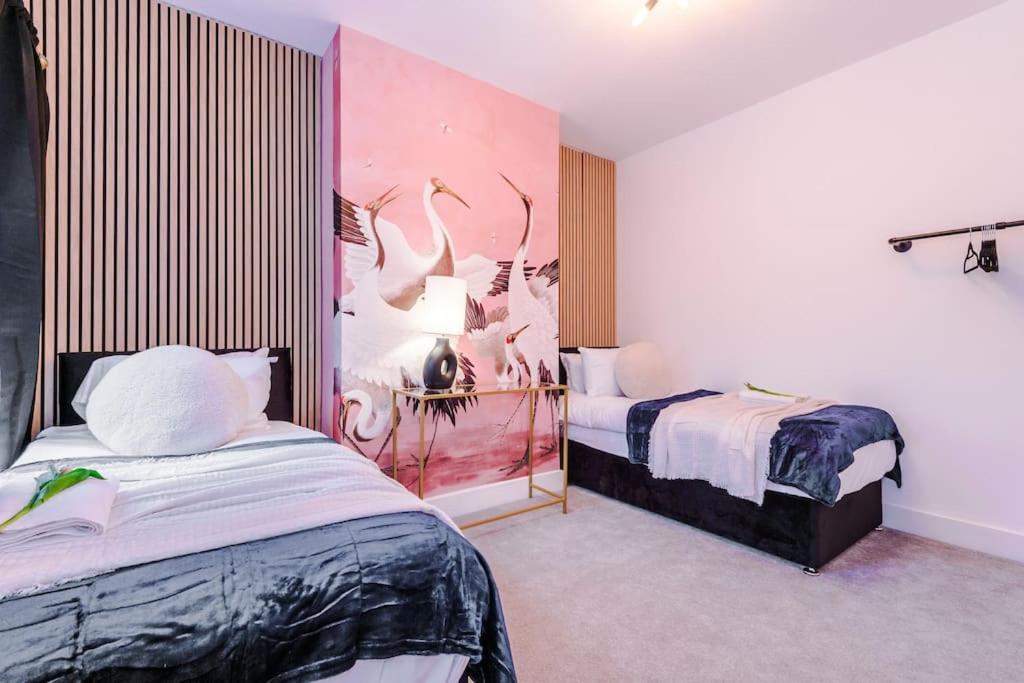 Villa 5 Bed Salford Sanctuary Retreat Manchester Exterior foto